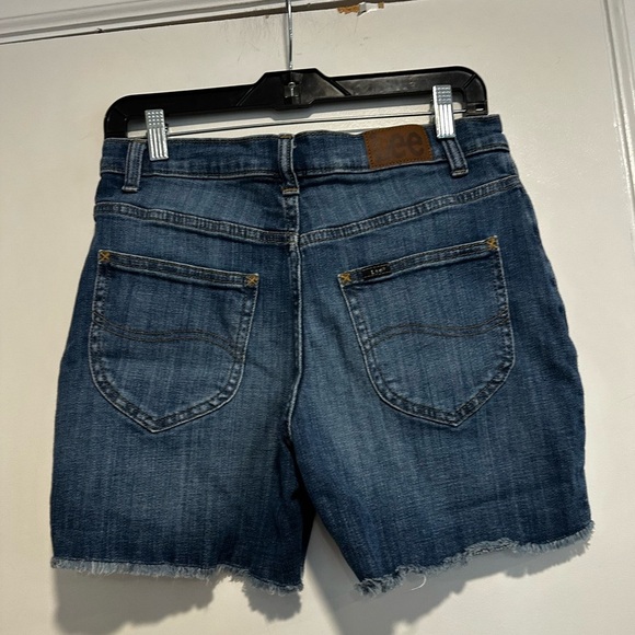 LEE - Heritage High-Rise Relaxed Fit Button Fly Jean Denim Shorts. Jorts. - Picture 2 of 9